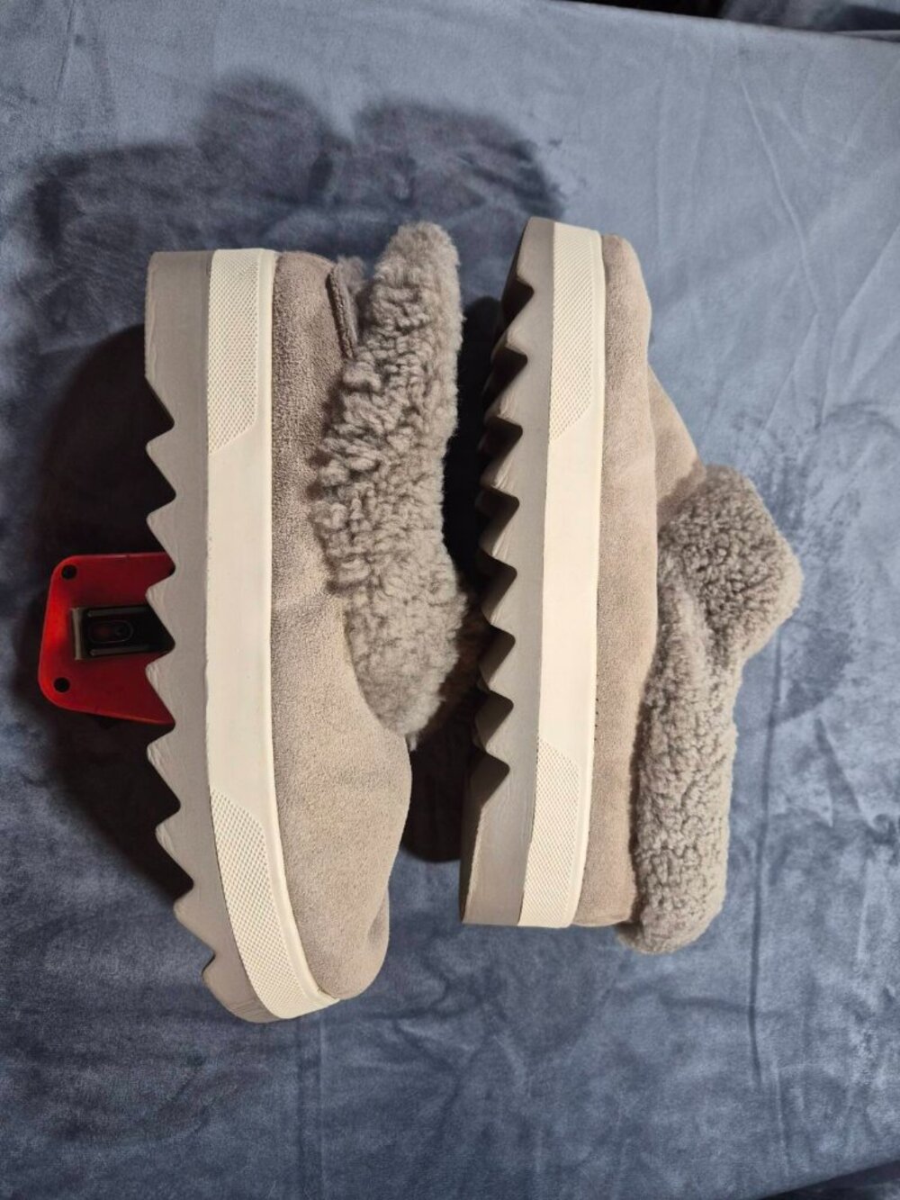 Cougar Petra Waterproof Suede Mules Slippers Mushroom NWOT 9